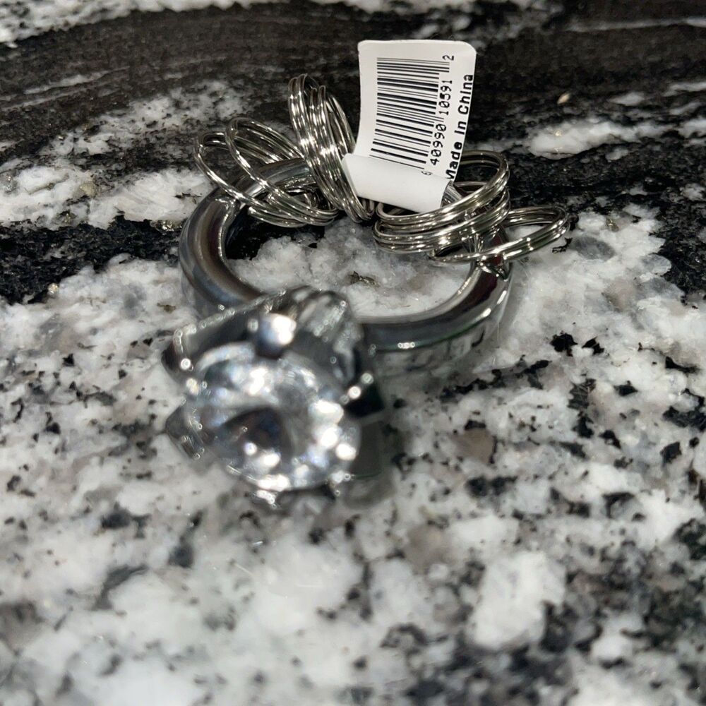Silvertone "faux Diamond" Engagement Key Ring 6 keys XL